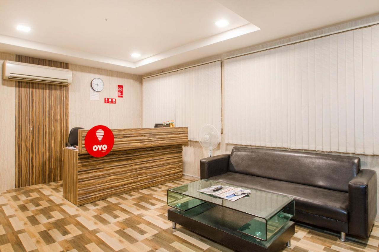 Vaccinated Staff - Oyo 11400 The Down Town Suites Hyderabad Exterior photo