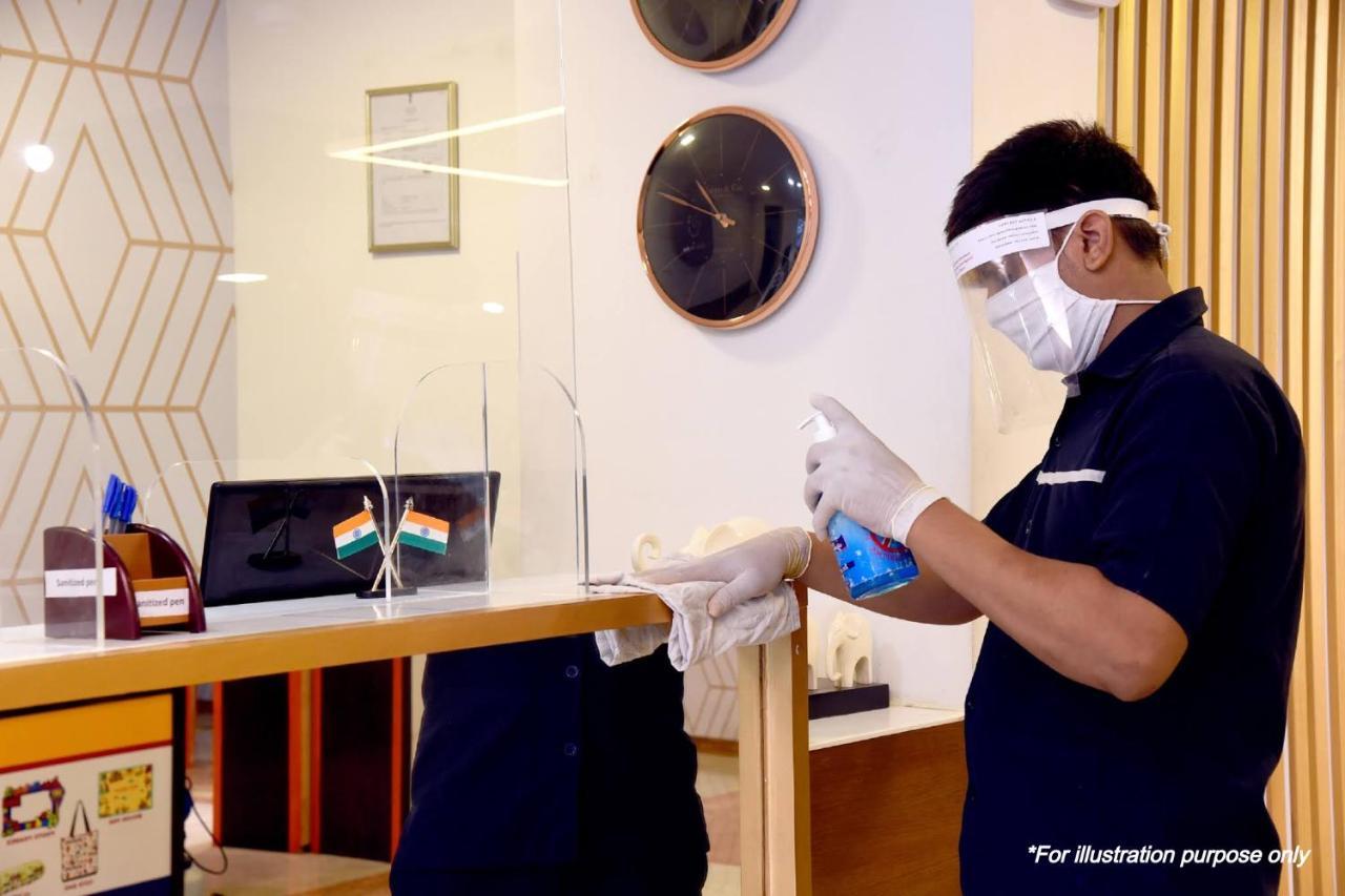 Vaccinated Staff - Oyo 11400 The Down Town Suites Hyderabad Exterior photo